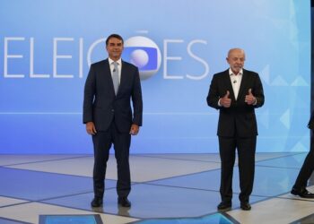 Pesquisa aponta vantagem de Lula entre indecisos após debate