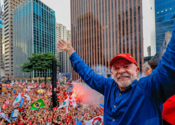 Lula é reeleito pela quarta vez depois de virada histórica