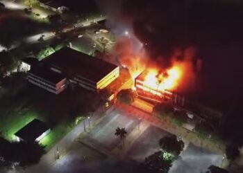 Incêndio do prédio da UFPE gera prejuízo de R$ 100 milhões