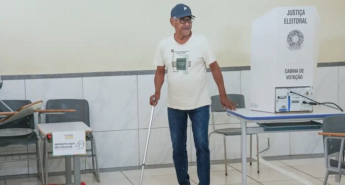 Idosos superam dificuldades e ressaltam importância do voto